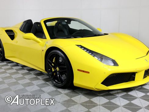 Used 2018 Ferrari 488 Spider RWD image 3