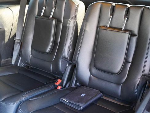 Used 2016 Ford Explorer XLT w/ Equipment Group 202A image 15