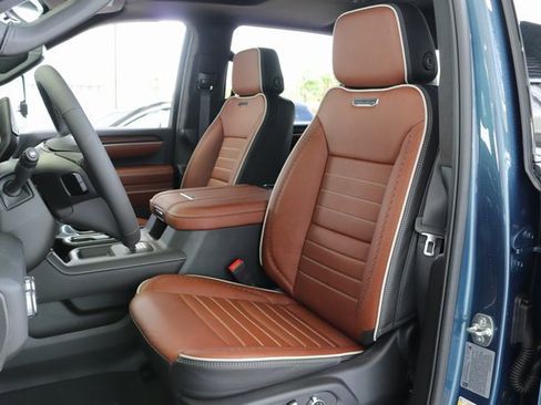 New 2025 GMC Sierra 2500 Denali Ultimate image 12