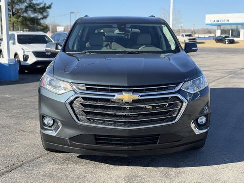 Used 2021 Chevrolet Traverse LT image 4