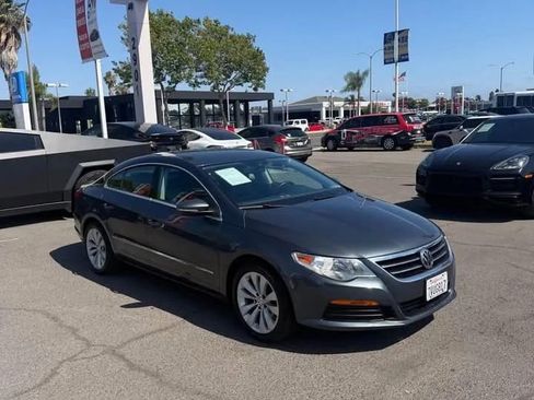 Used 2011 Volkswagen CC Sport FWD image 2