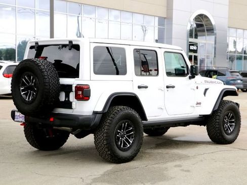 Used 2026 Jeep Wrangler Unlimited Rubicon AWD/4WD image 4