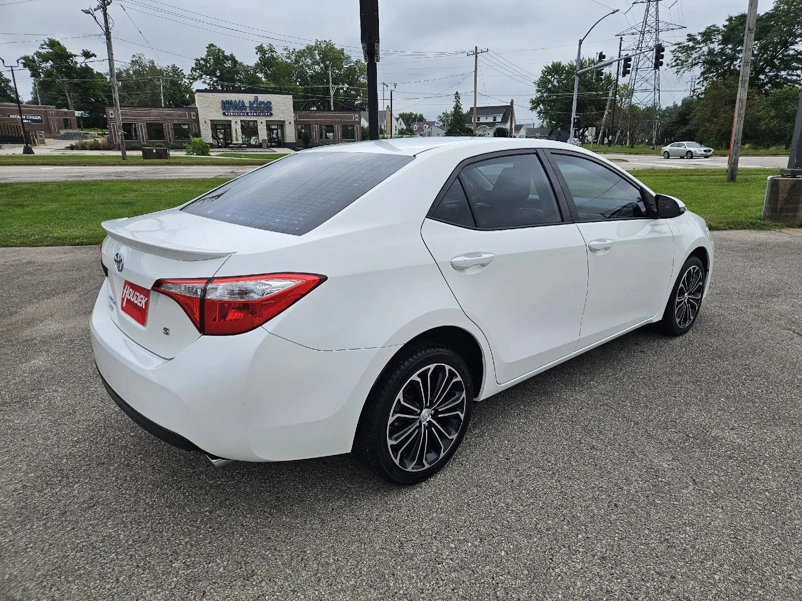 Used 2016 Toyota Corolla S FWD image 6