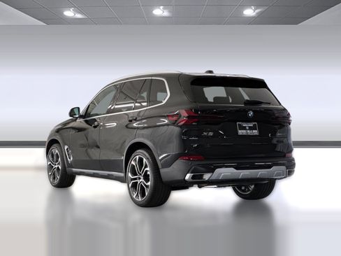 New 2026 BMW X5 sDrive40i image 3