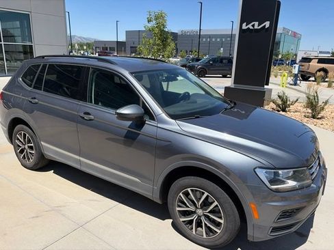 Used 2021 Volkswagen Tiguan SE FWD image 4