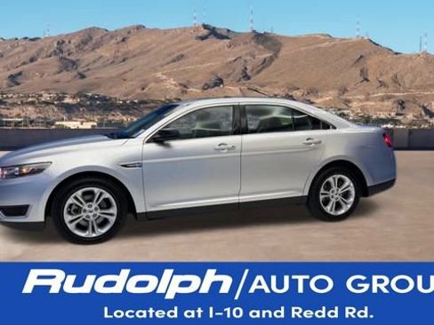 Used 2018 Ford Taurus SE image 2