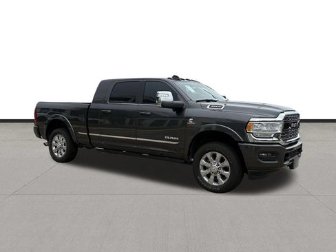 Used 2024 RAM 3500 Limited AWD/4WD image 3