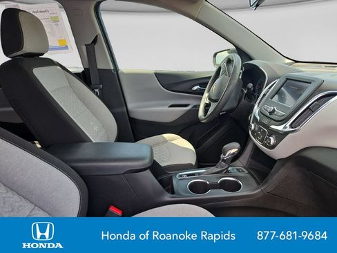 Used 2022 Chevrolet Equinox LS AWD/4WD image 17