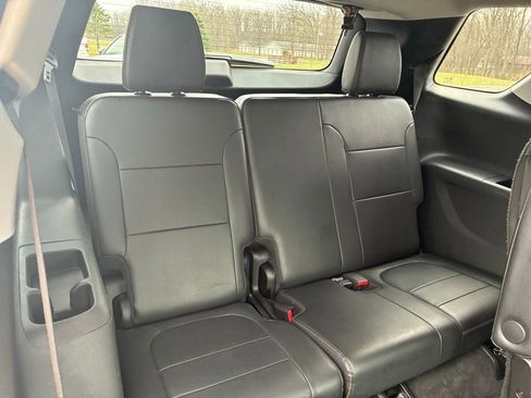 Used 2020 Chevrolet Traverse LT w/ Driver Confidence II Package image 16