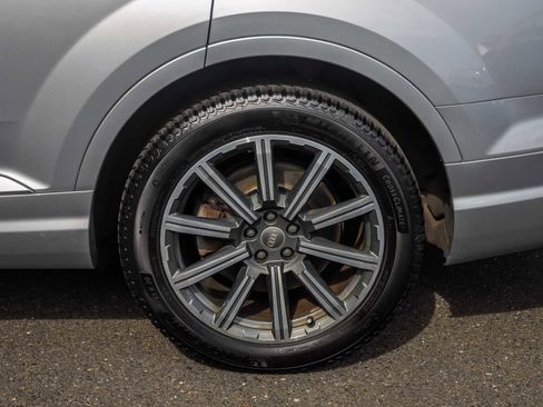 Used 2017 Audi Q7 3.0T Premium Plus w/ Premium Plus Package image 12