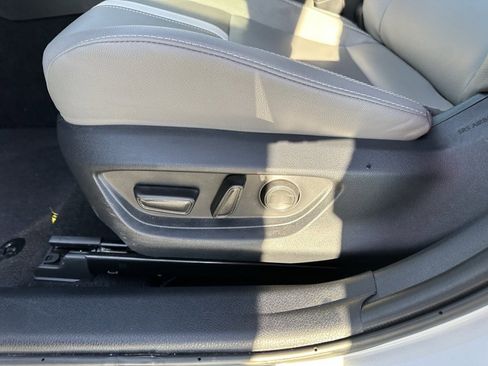 Used 2025 Toyota Camry LE image 12