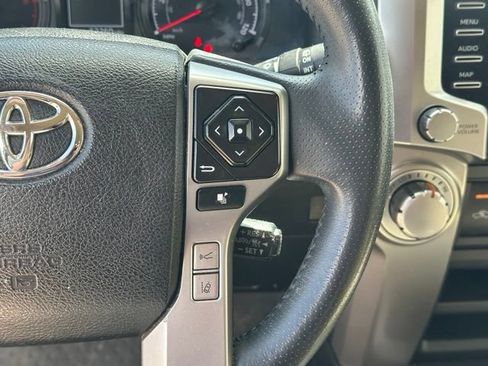 Used 2022 Toyota 4Runner SR5 AWD/4WD image 24
