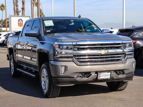 Used 2017 Chevrolet Silverado 1500 High Country image 3