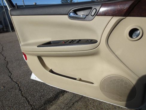Used 2011 Chevrolet Impala LS FWD image 12