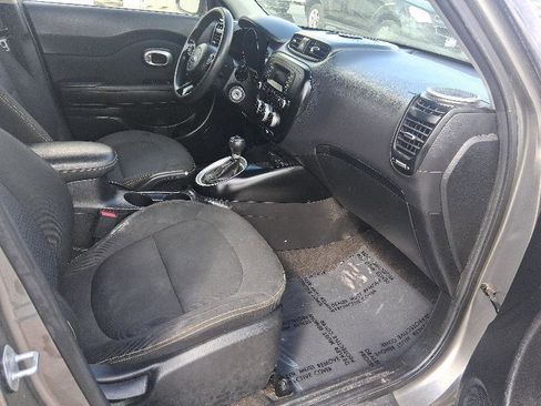 Used 2014 Kia Soul + image 19