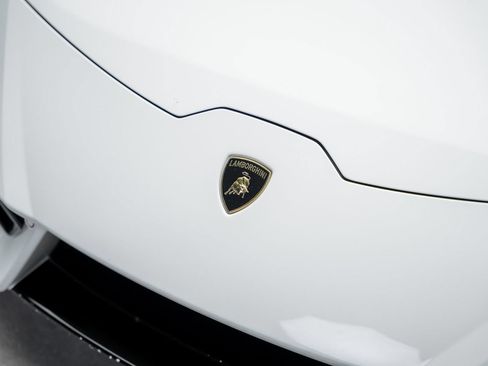Used 2017 Lamborghini Huracan LP 580-2 RWD image 6