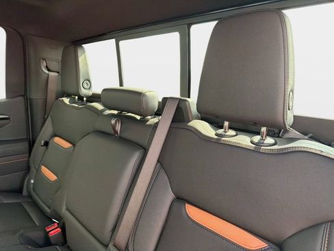 New 2026 GMC Sierra 1500 AT4 w/ AT4 Premium Package AWD/4WD image 12