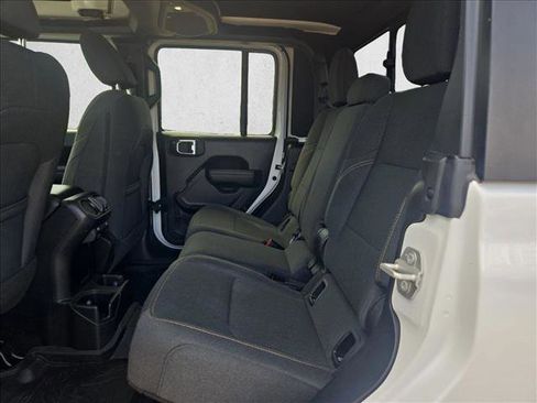 Used 2024 Jeep Gladiator Sport image 17