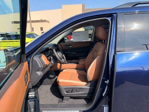 New 2026 Nissan Pathfinder Platinum image 6