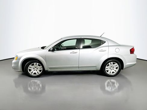 Used 2011 Dodge Avenger Express image 4