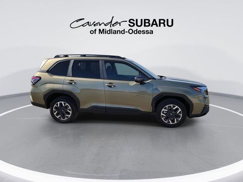 Used 2025 Subaru Forester Premium image 9