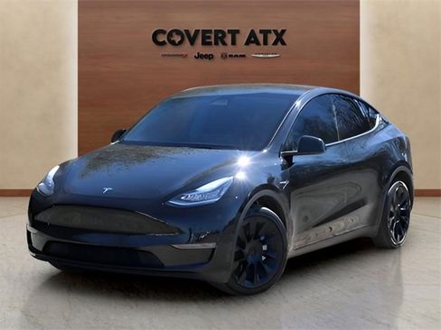 Used 2023 Tesla Model Y Long Range image 1