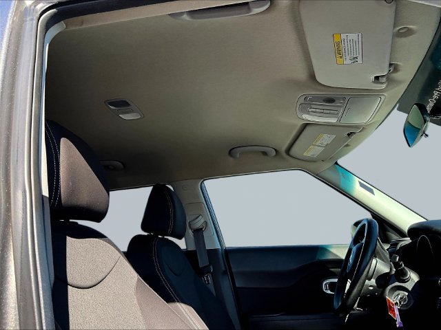Used 2019 Kia Soul FWD image 32