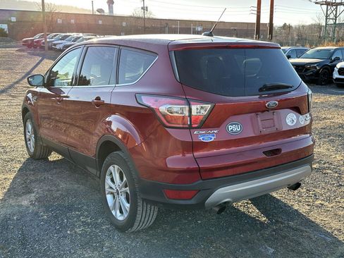 Used 2017 Ford Escape SE image 6