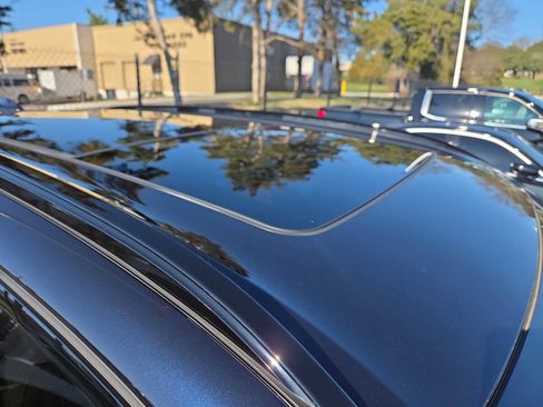 Used 2021 BMW X5 xDrive45e w/ M Sport Package image 3