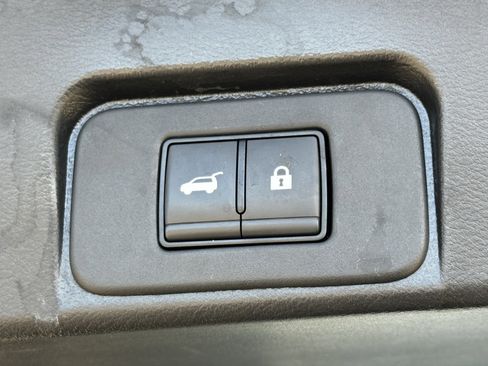 Certified 2023 Nissan Rogue SV w/ SV Premium B Package image 19