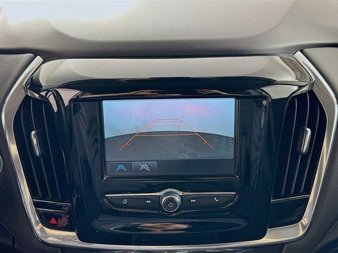 Used 2018 Chevrolet Traverse LT image 22