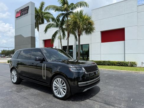 Used 2025 Land Rover Range Rover Long Wheelbase SE AWD/4WD image 1