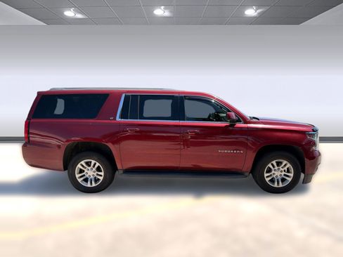Used 2017 Chevrolet Suburban LT w/ Luxury Package RWD image 8