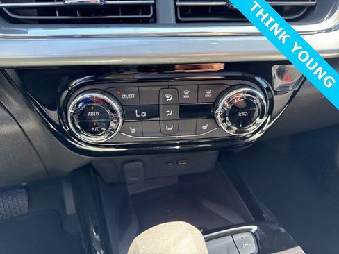 New 2025 Chevrolet Trax LT w/ Sunroof Package image 20