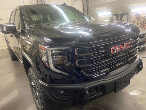 Used 2025 GMC Sierra 1500 AT4X image 5