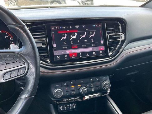 Used 2023 Dodge Durango GT image 9
