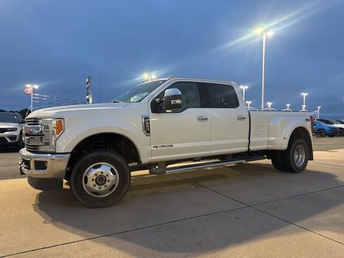 Used 2019 Ford F350 Lariat w/ Lariat Ultimate Package AWD/4WD image 7