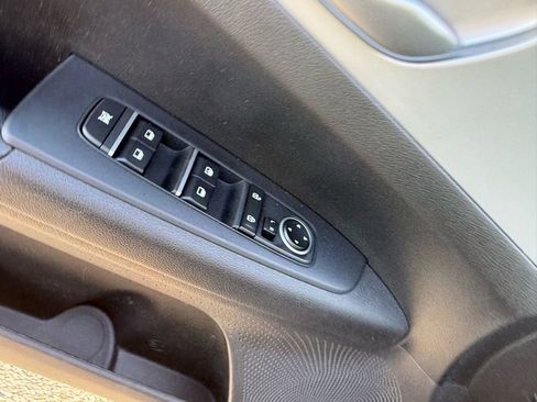 Used 2023 Kia Forte LX image 12