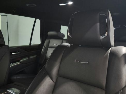Used 2023 Cadillac Escalade Luxury AWD/4WD image 27
