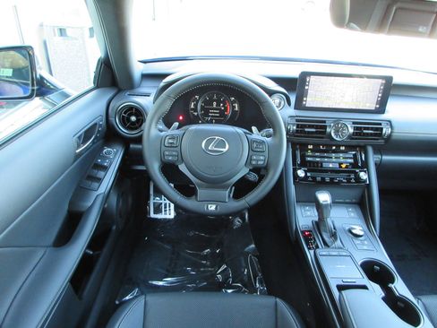 Used 2025 Lexus IS 350 F Sport w/ Navigation Package image 34