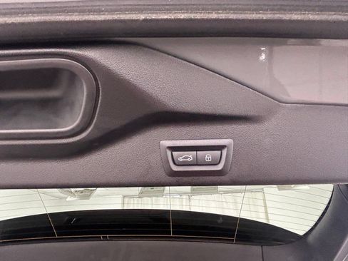 Used 2025 BMW X5 xDrive40i w/ Parking Assistance Package AWD/4WD image 40