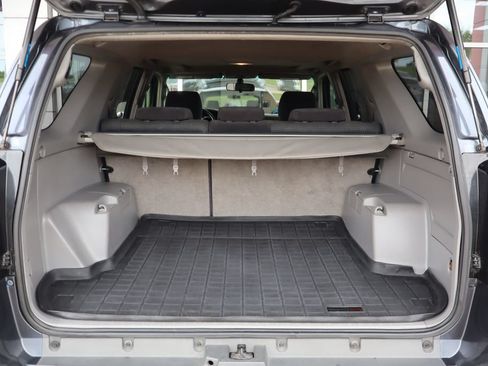 Used 2004 Toyota 4Runner Sport AWD/4WD image 9