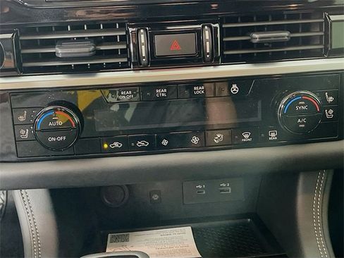 New 2025 Nissan Pathfinder Platinum image 12