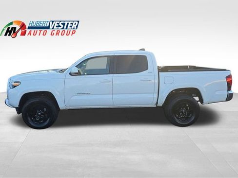 Used 2020 Toyota Tacoma SR5 image 1