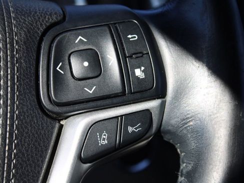 Used 2017 Toyota Highlander Limited Platinum image 35