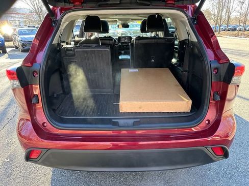 Certified 2022 Toyota Highlander XLE image 41