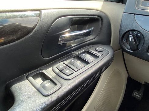 Used 2013 Dodge Grand Caravan SE FWD image 9