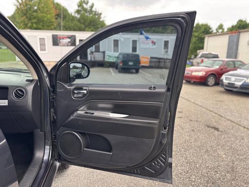 Used 2014 Jeep Compass Latitude image 13