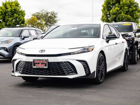 Certified 2026 Toyota Camry Hybrid w/ Convenience Package FWD image 3