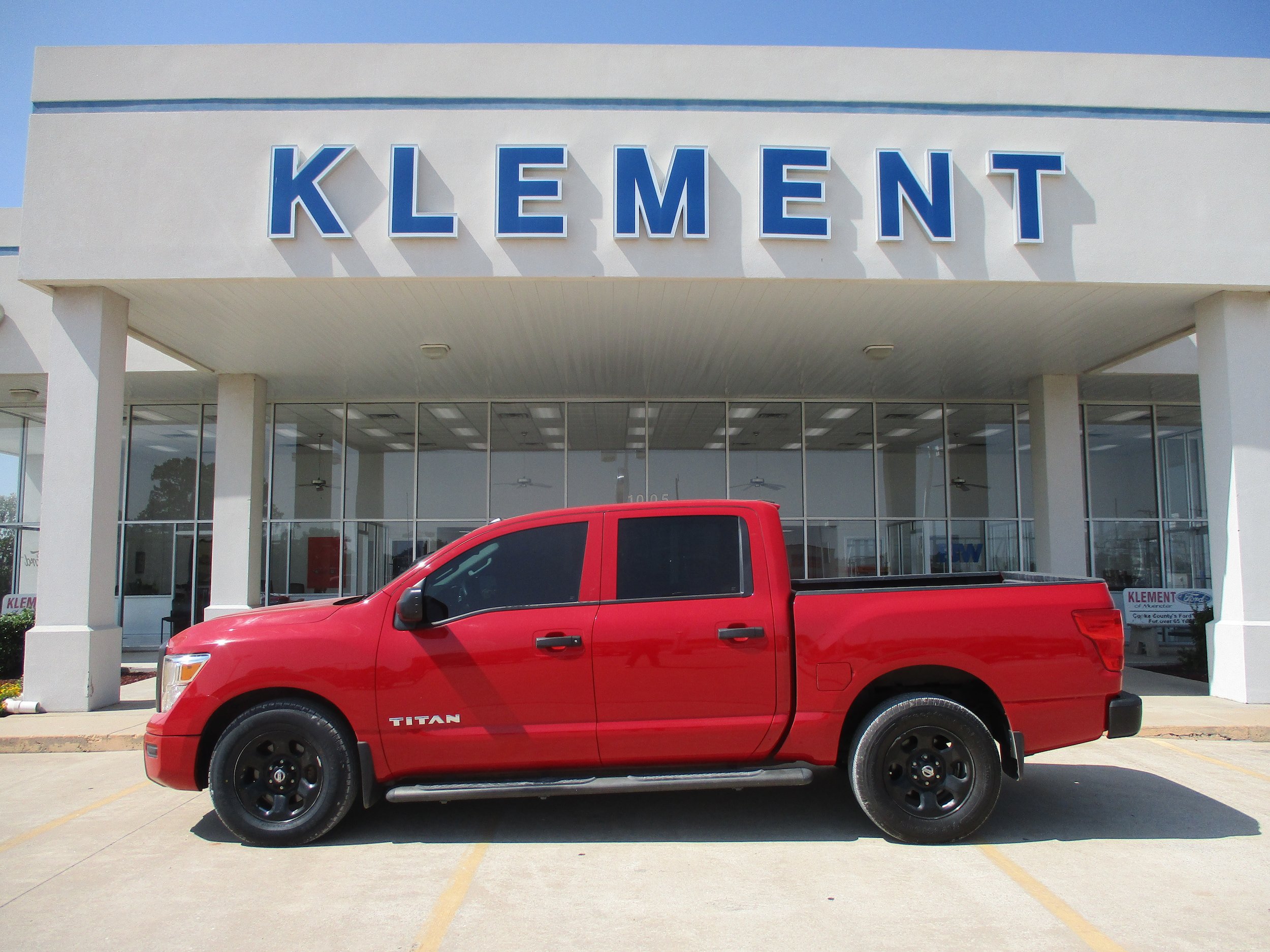 Used 2021 Nissan Titan S w/ S Utility Package AWD/4WD image 1
